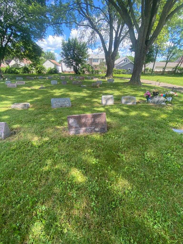 Viola Stevenson's grave. Photo 1