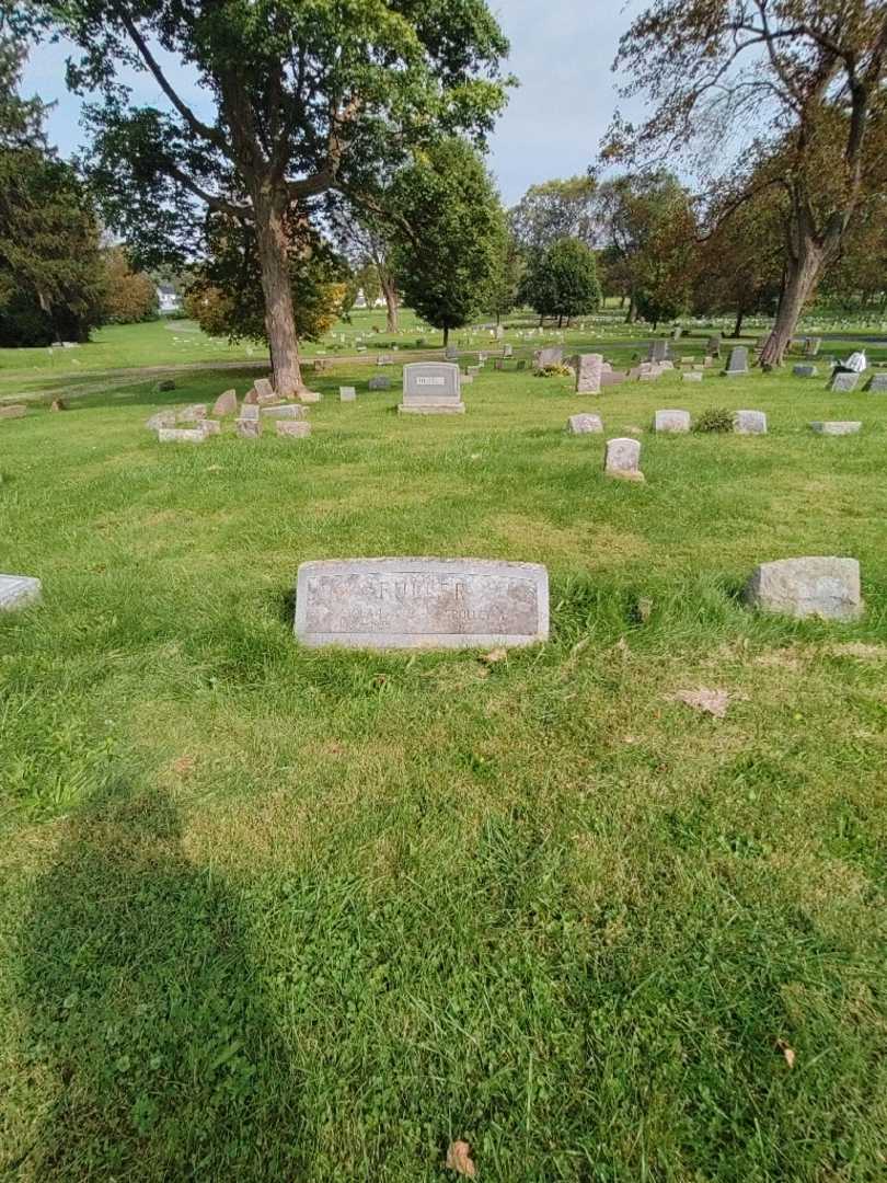 Rolley A. Fuller's grave. Photo 1