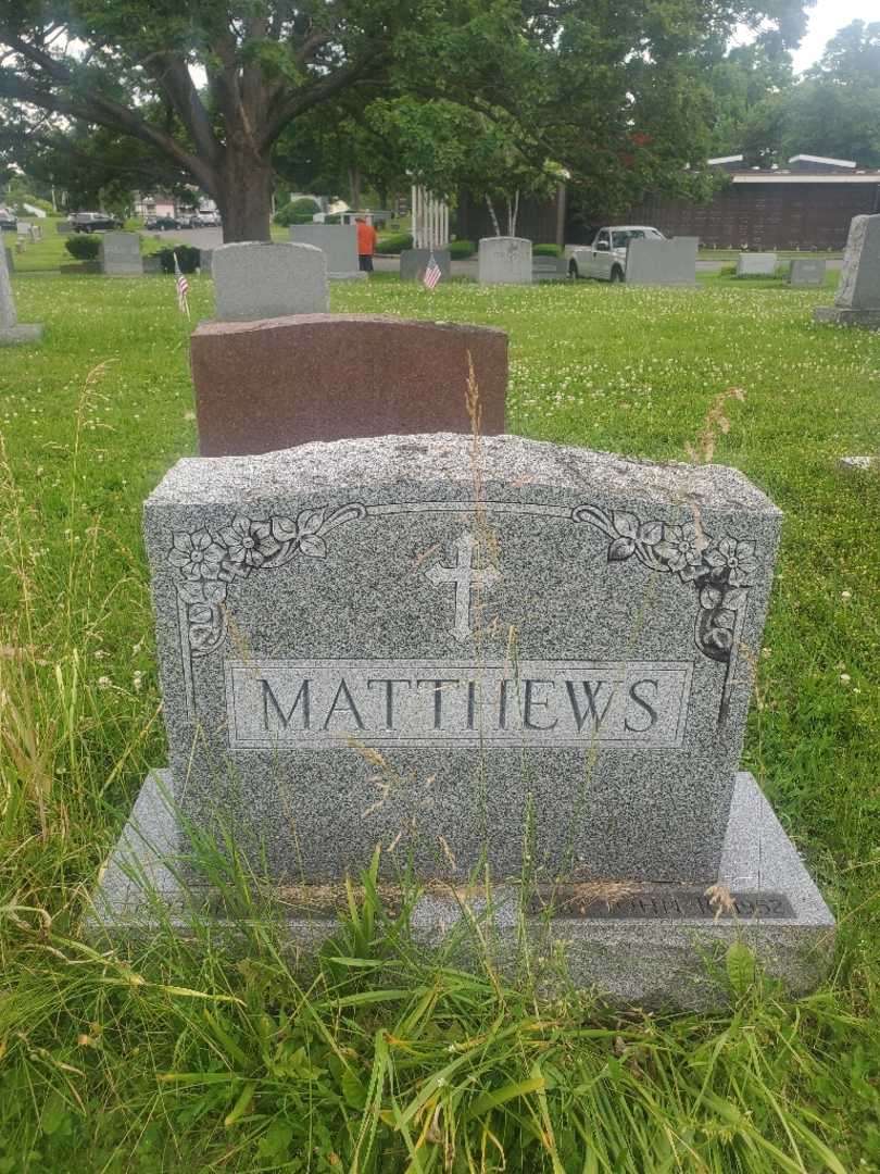 John R. Matthews's grave. Photo 3