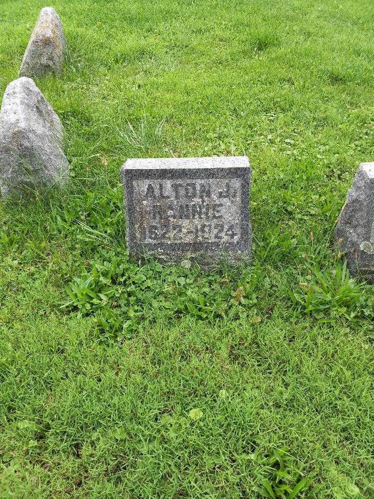 Alton J. Rannie's grave. Photo 3