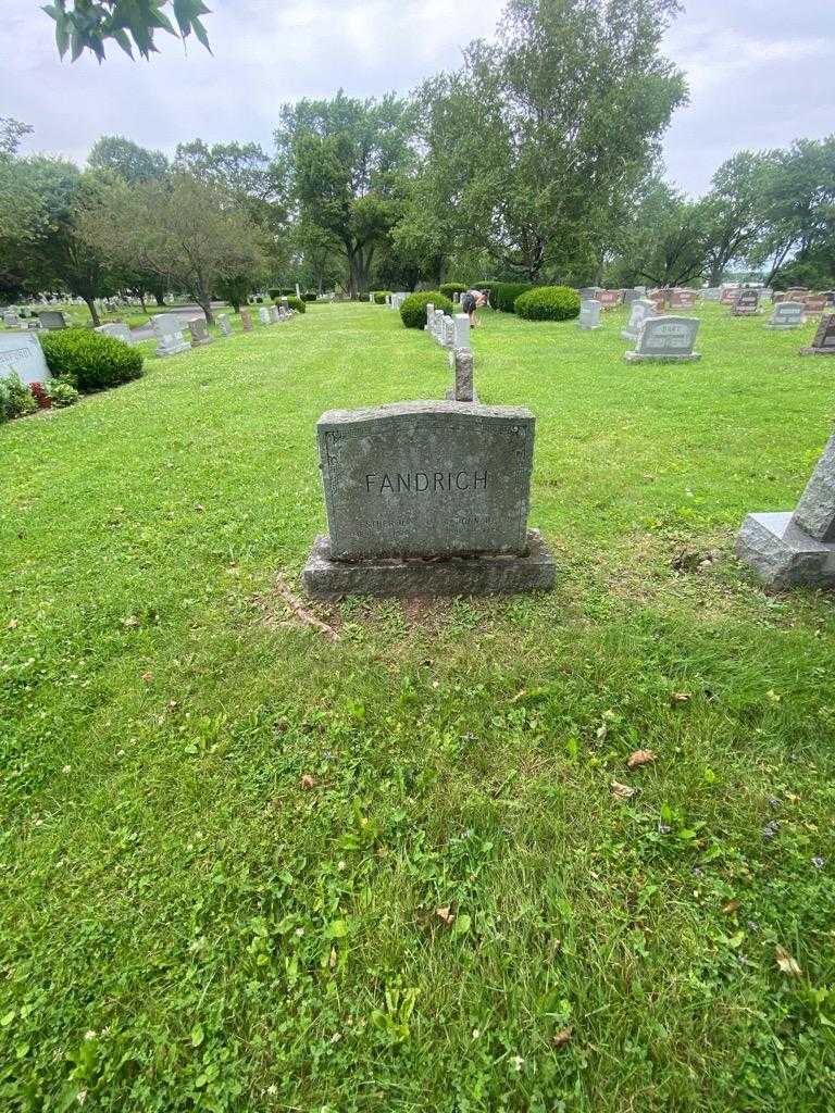 Esther H. Fandrich's grave. Photo 1