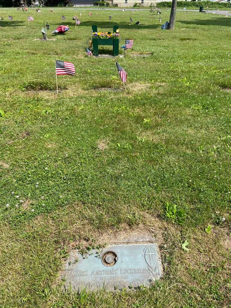 Mark Anthony Lockwood's grave. Photo 2