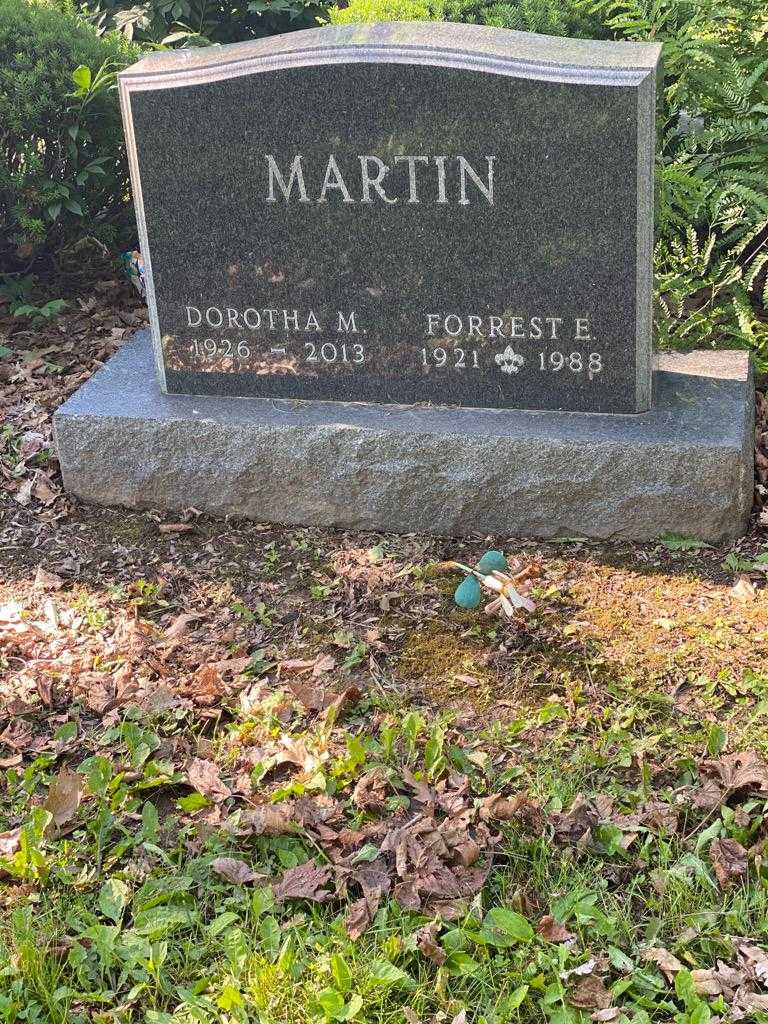 Forrest E. Martin's grave. Photo 3