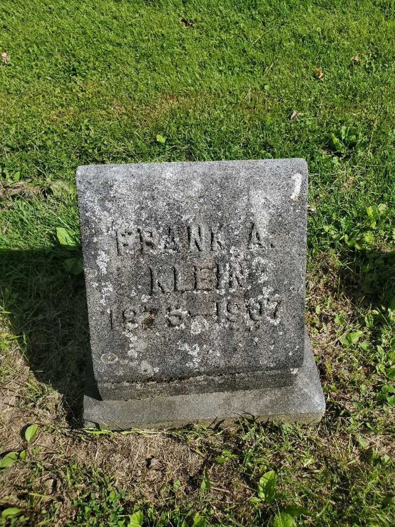 Frank A. Klein's grave. Photo 4