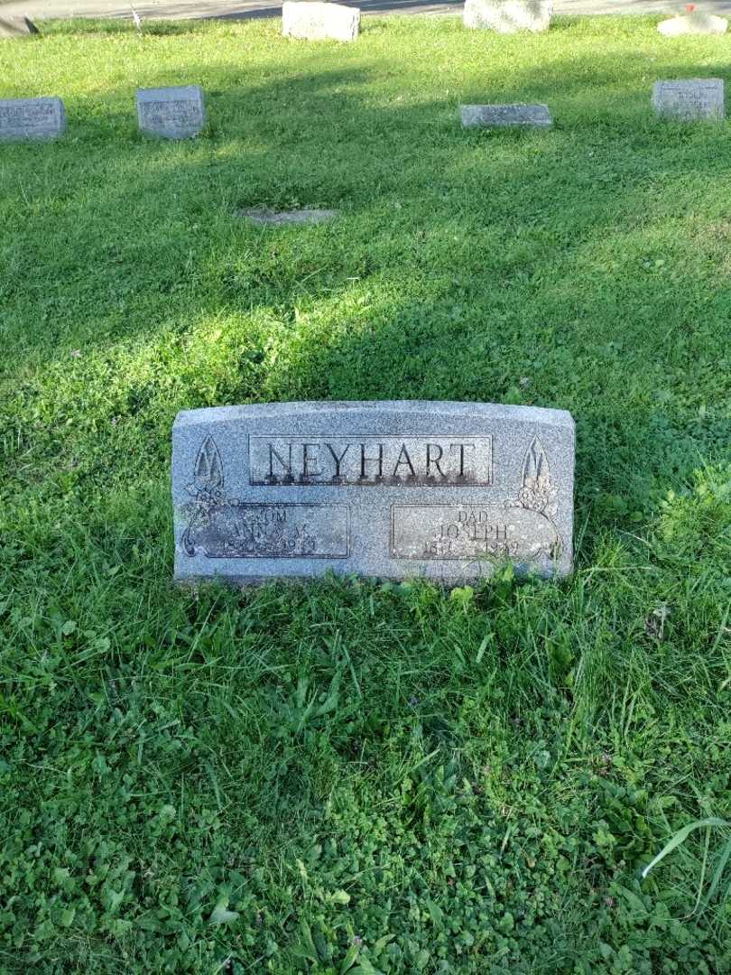 Anna M. Neyhart's grave. Photo 2