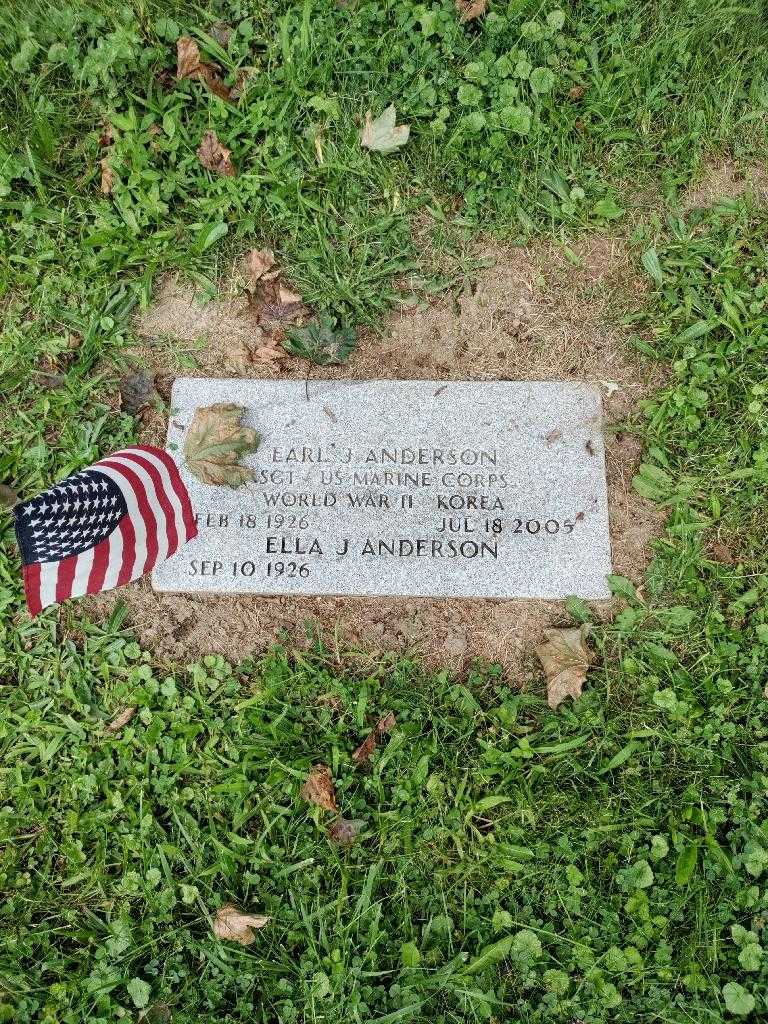 Earl J. Anderson's grave. Photo 3