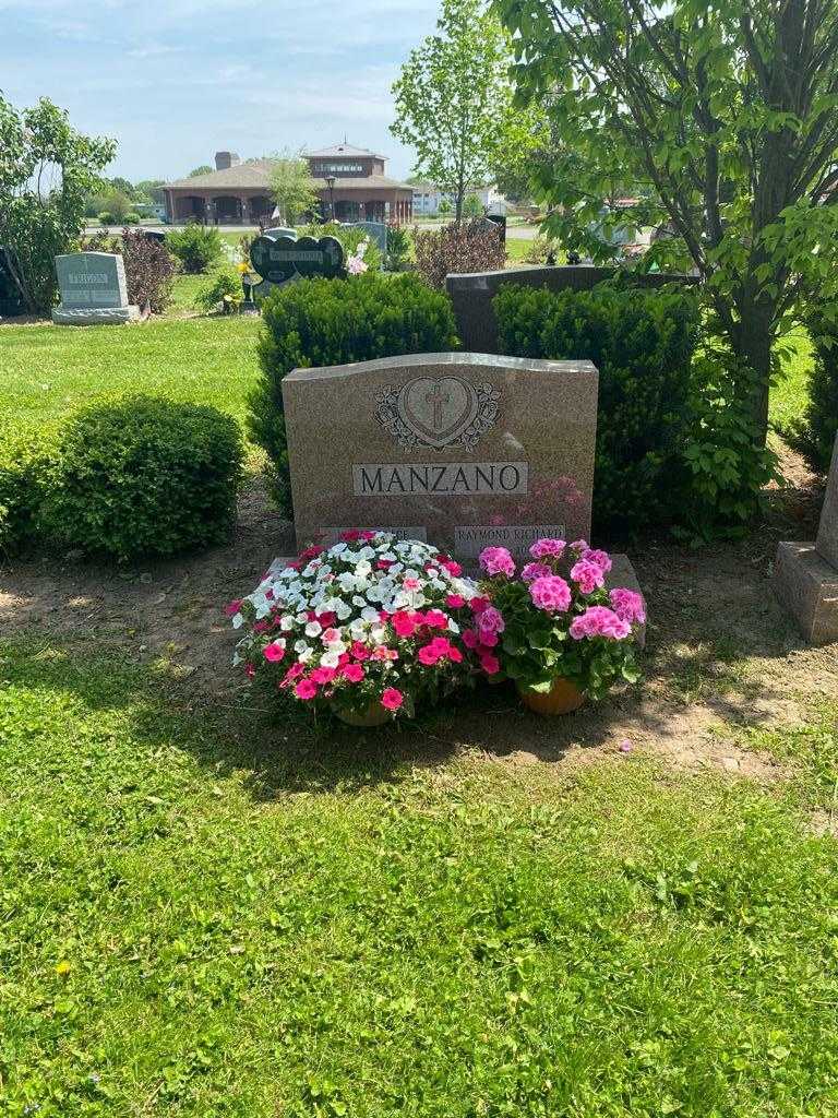 Marie Manzano's grave. Photo 2