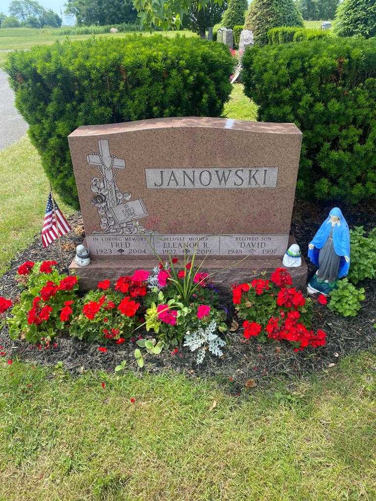 Eleanor R. Janowski's grave. Photo 2