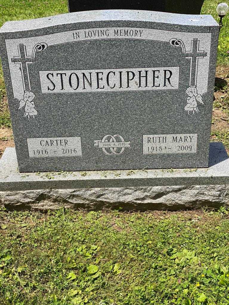 Carter Stonecipher's grave. Photo 3