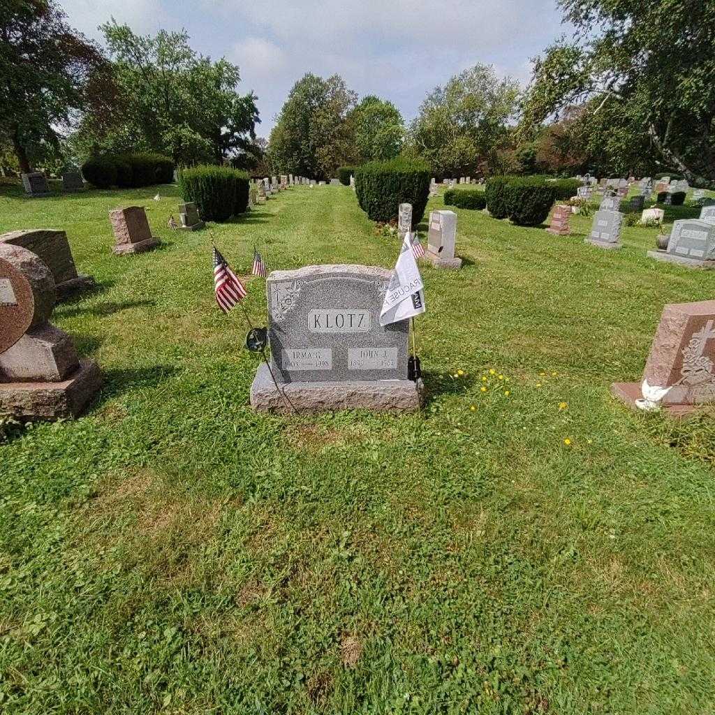 Irma G. Klotz's grave. Photo 2