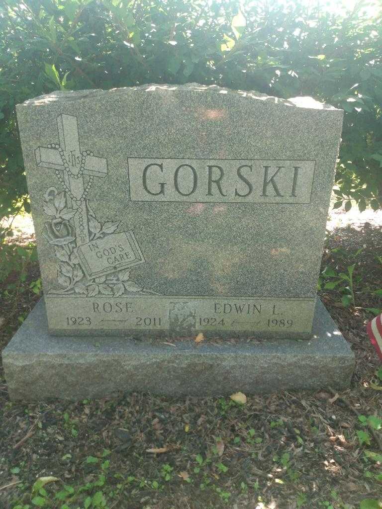 Edwin L. Gorski's grave. Photo 2