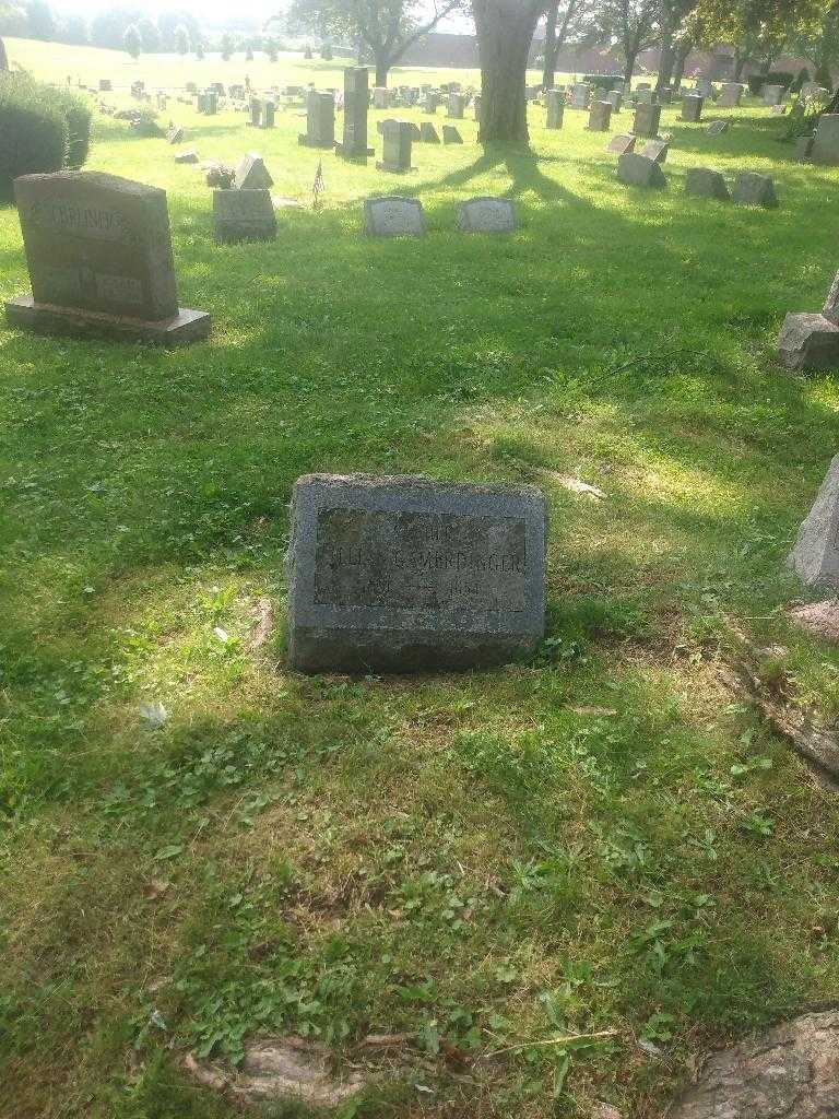 Lillian Gamerdinger's grave. Photo 1