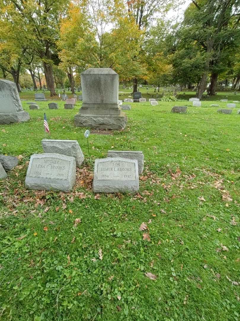 Elmer L. Brooks's grave. Photo 1