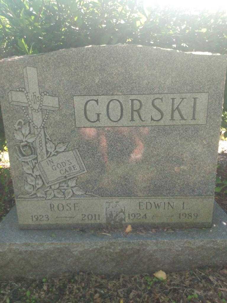 Edwin L. Gorski's grave. Photo 3