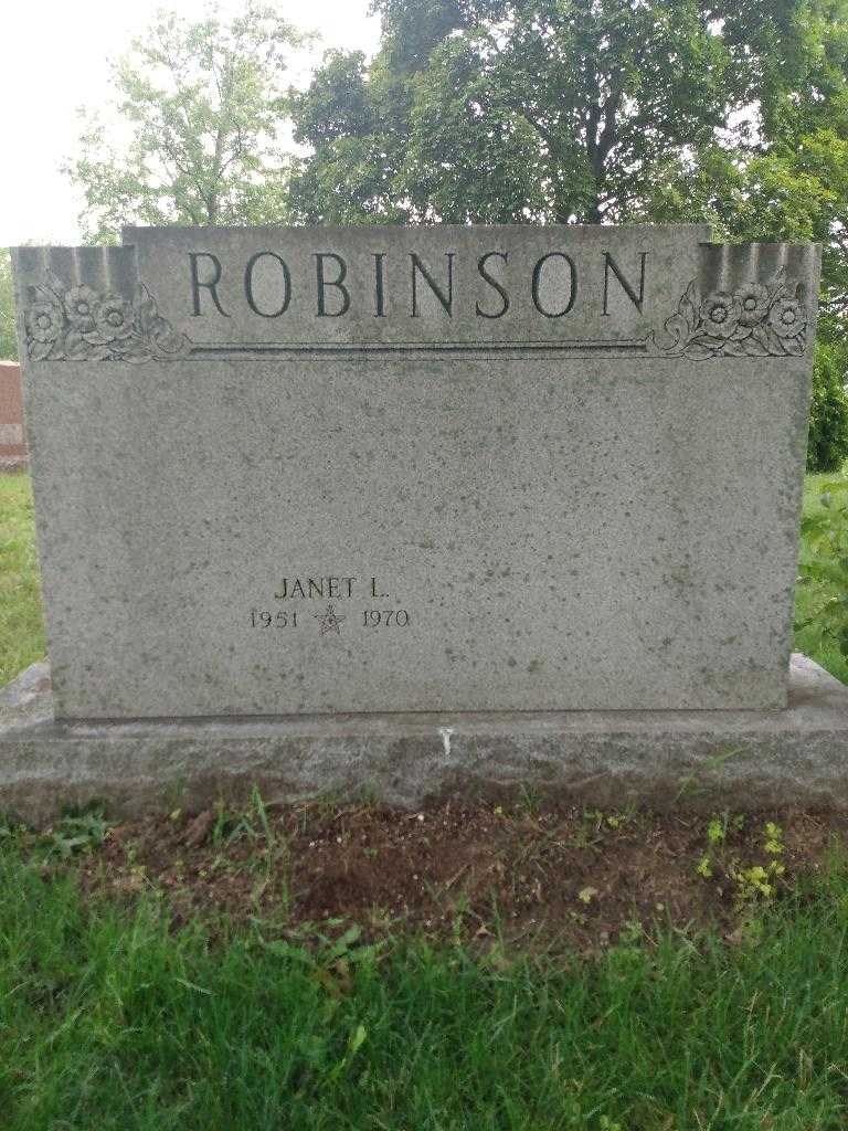 Janet L. Robinson's grave. Photo 2