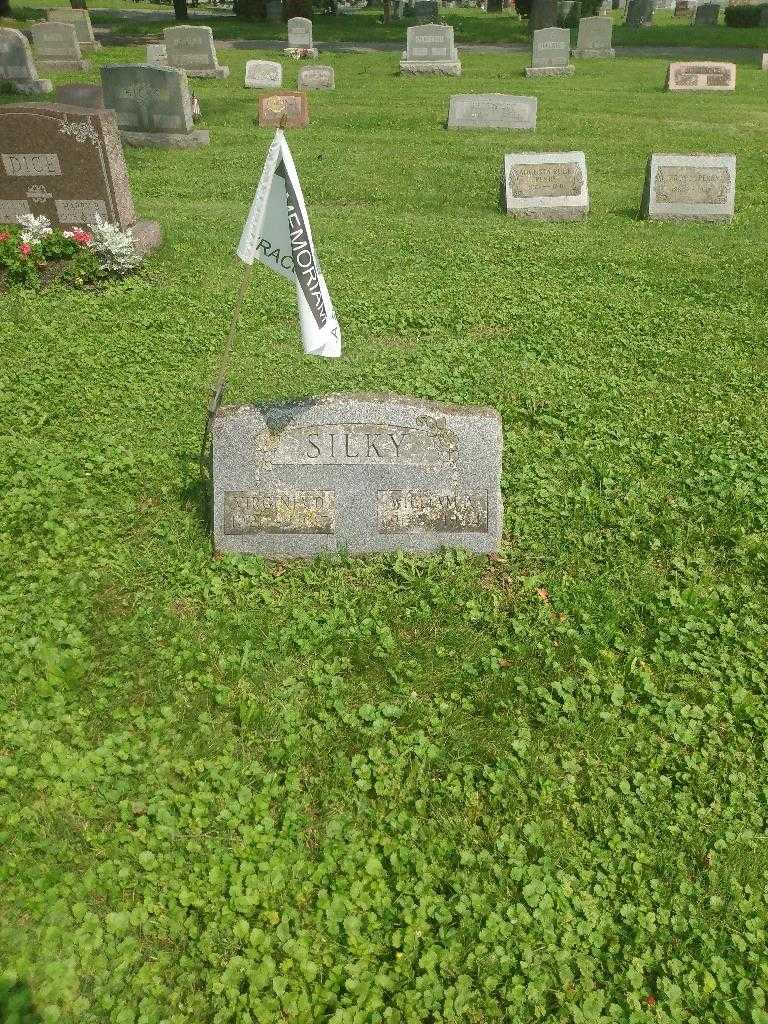 William A. Silky's grave. Photo 1