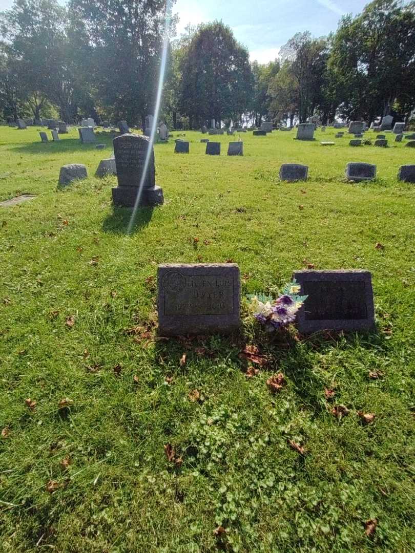 Eileen Lois Dwyer's grave. Photo 1