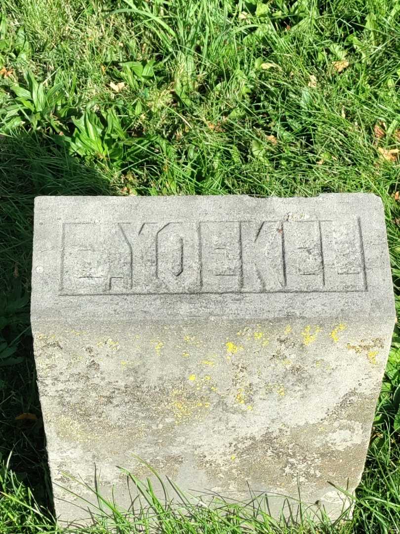 Elizabeth Yoekel's grave. Photo 3