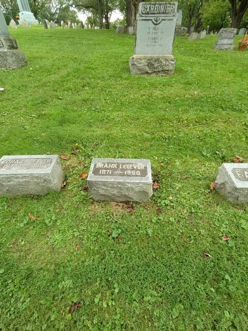 Frank Lefever's grave. Photo 1