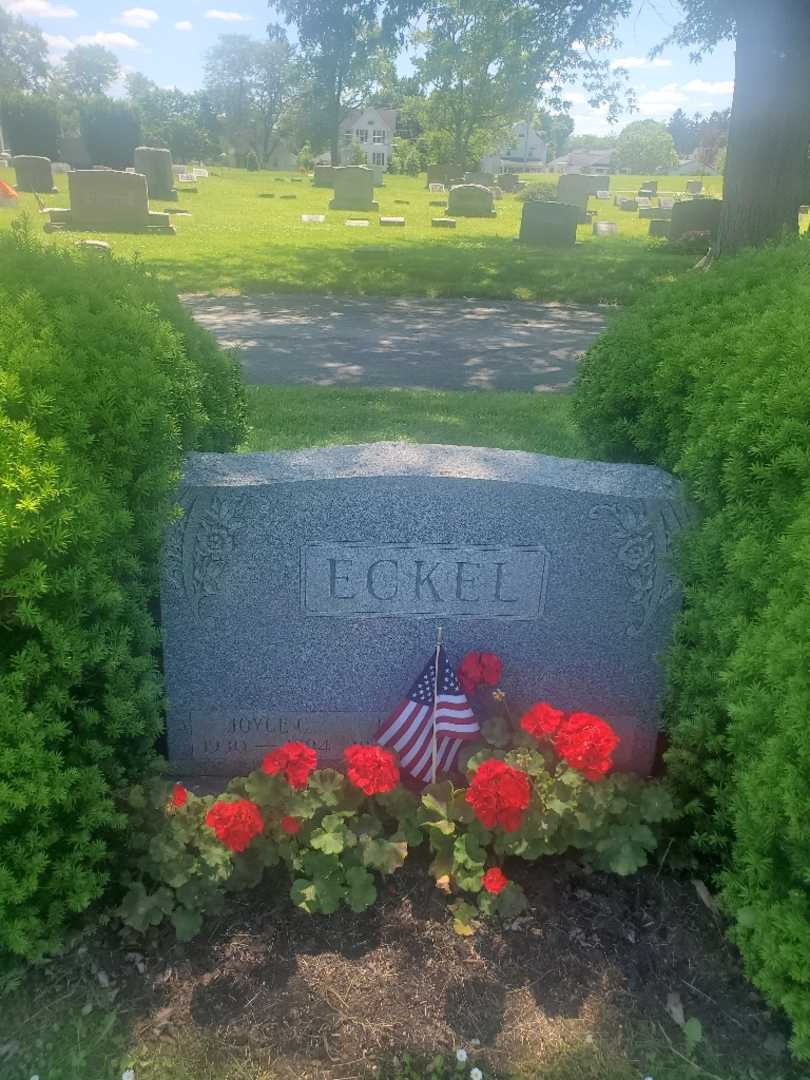 Edwin J. Eckel's grave. Photo 4