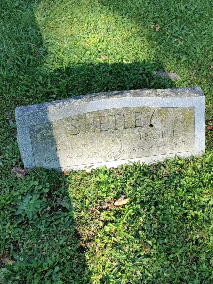 Frank John Shetley's grave. Photo 2