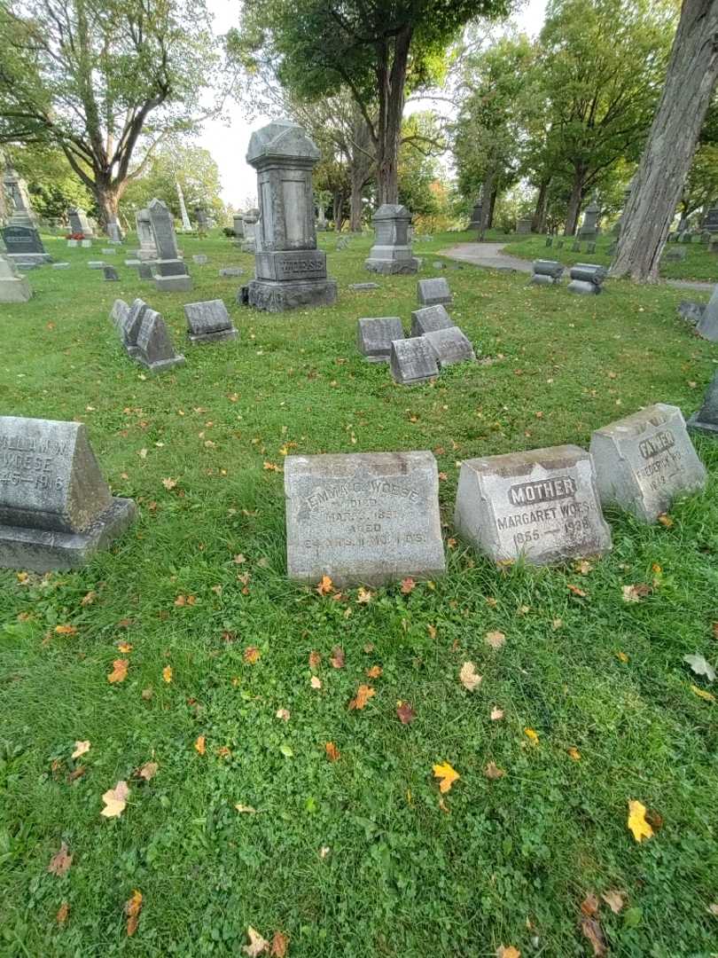 Emma C. Woese's grave. Photo 1