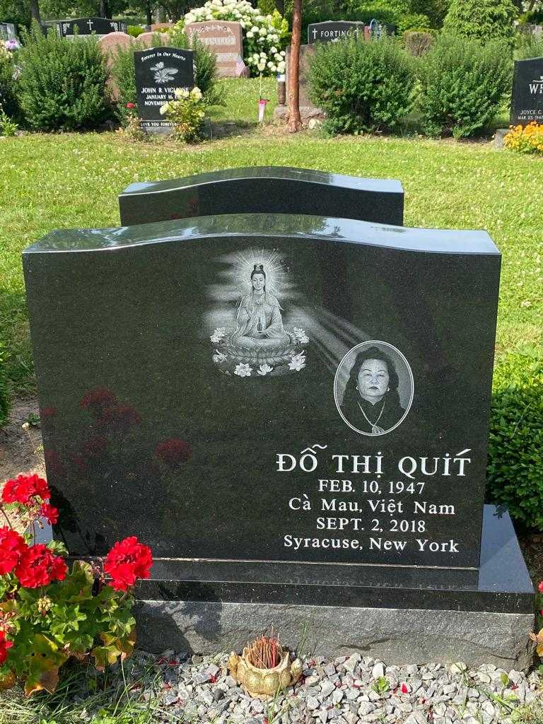 Quit Thi Do's grave. Photo 3
