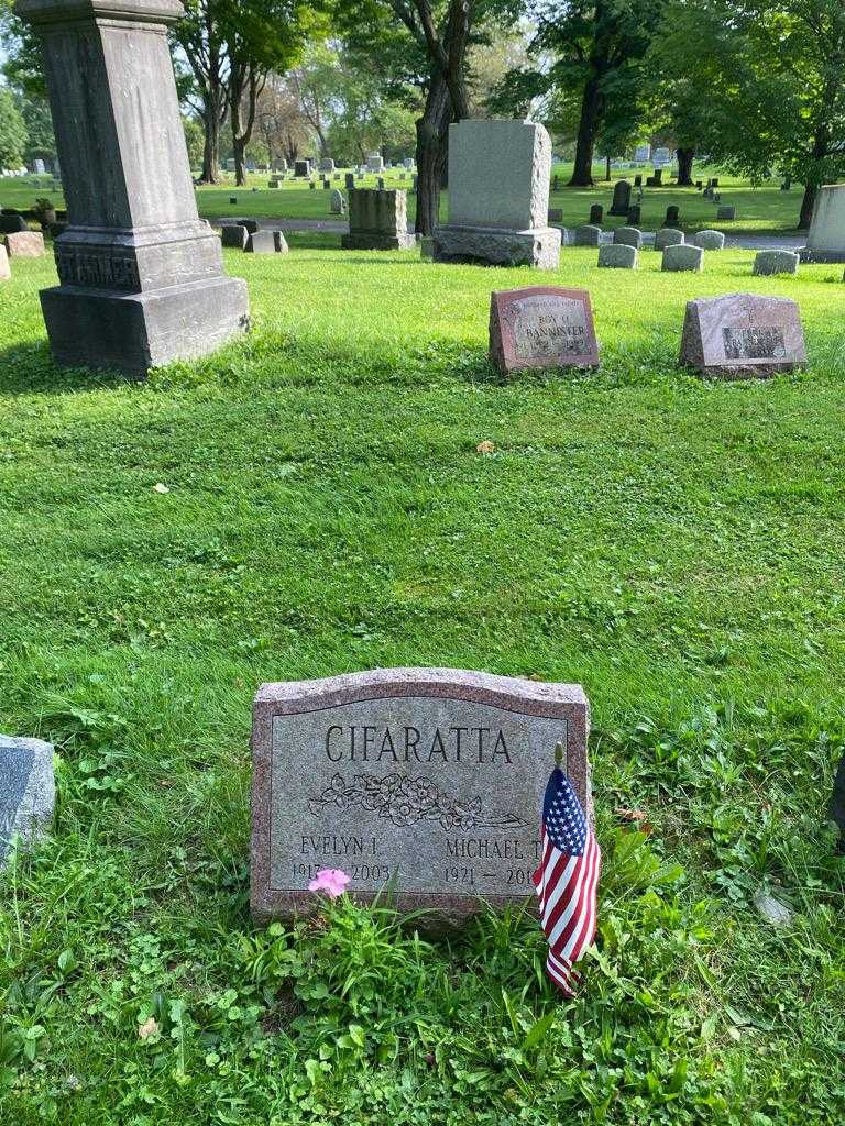 Evelyn I. Cifaratta's grave. Photo 2