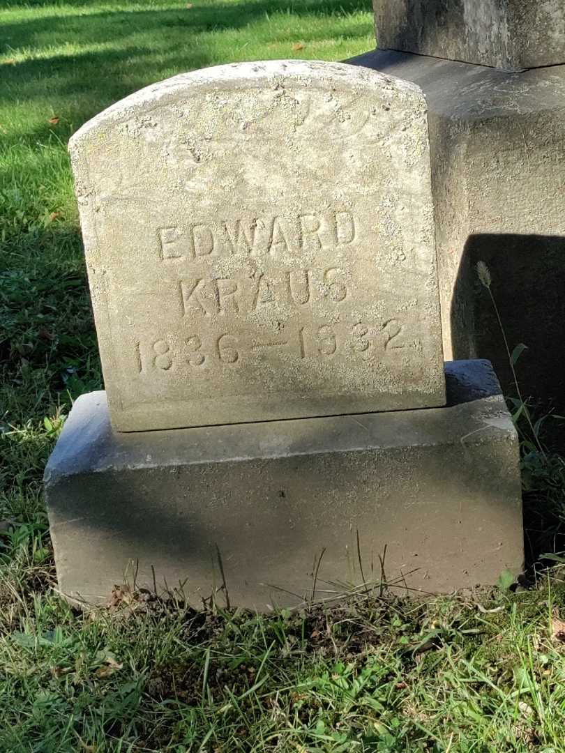 Edward Kraus's grave. Photo 3