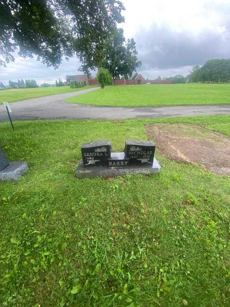 Nicholas Barry's grave. Photo 1