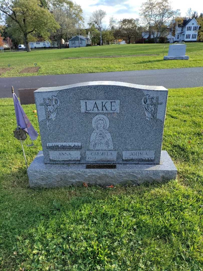 John A. Lake's grave. Photo 2