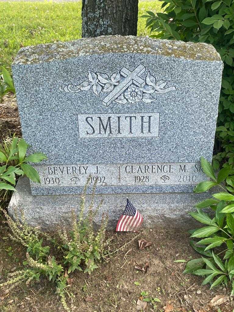 Clarence M. Smith Senior's grave. Photo 3