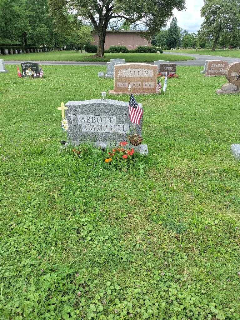 Emma Abbott's grave. Photo 1