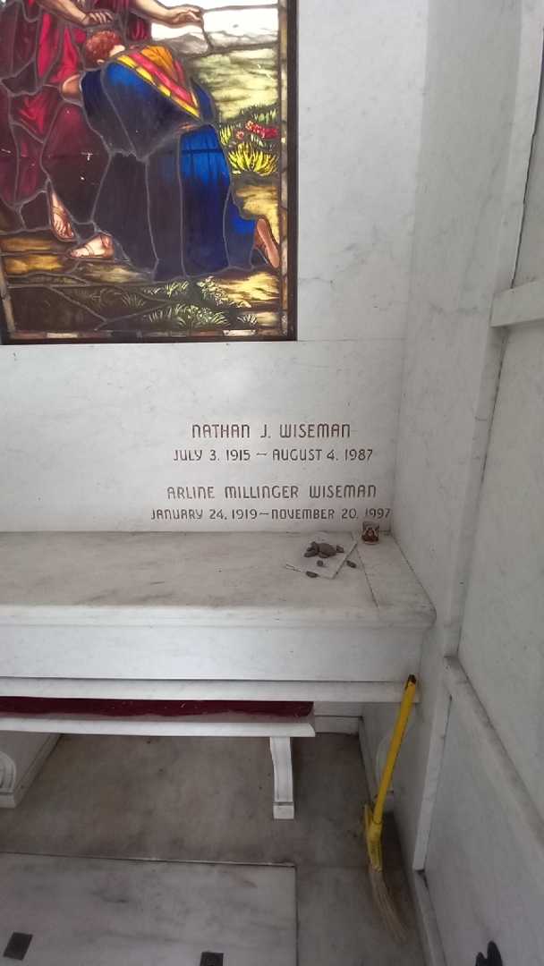 Arline Millinger Wiseman's grave. Photo 3