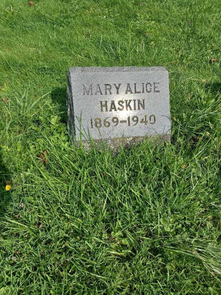 Mary Alice Haskin's grave. Photo 2