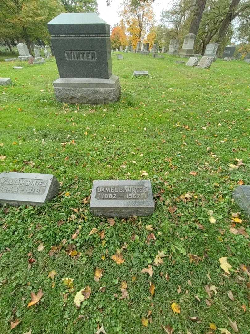 Daniel B. Winter's grave. Photo 1