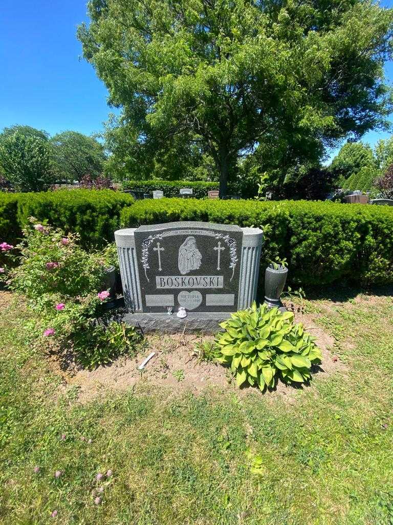 Victoria Boskovski's grave. Photo 1