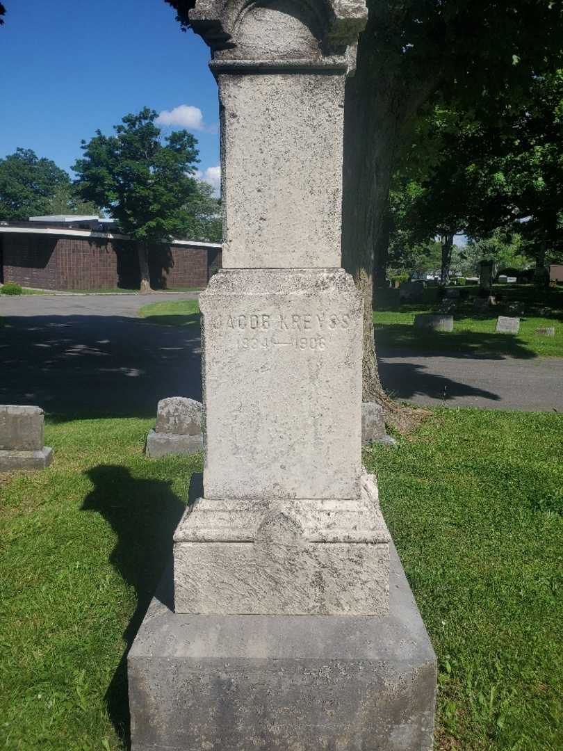 Jacob Kreyss's grave. Photo 3