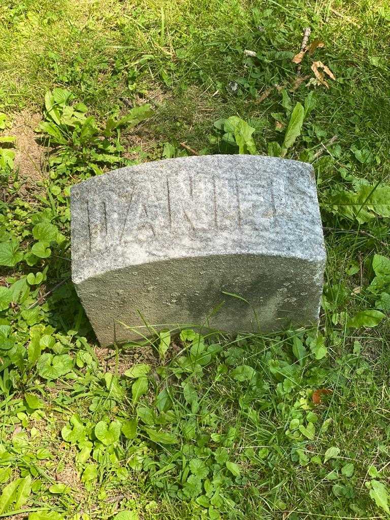 Daniel Greenway's grave. Photo 4