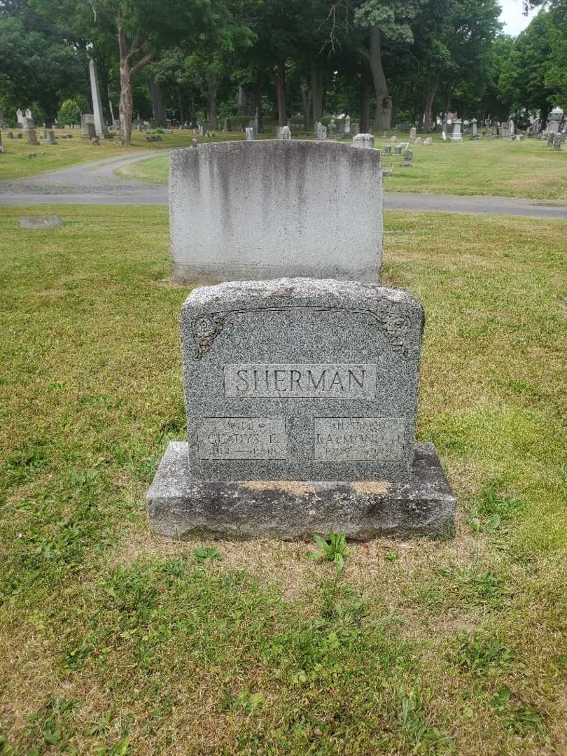 Raymond H. Sherman's grave. Photo 3