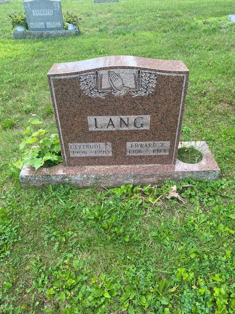 Edward F. Lang's grave. Photo 2