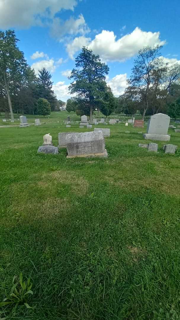 Hannah E. Kilmartin's grave. Photo 1