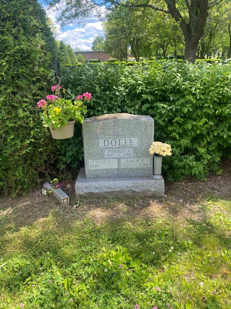 Harald J. Doell's grave. Photo 2