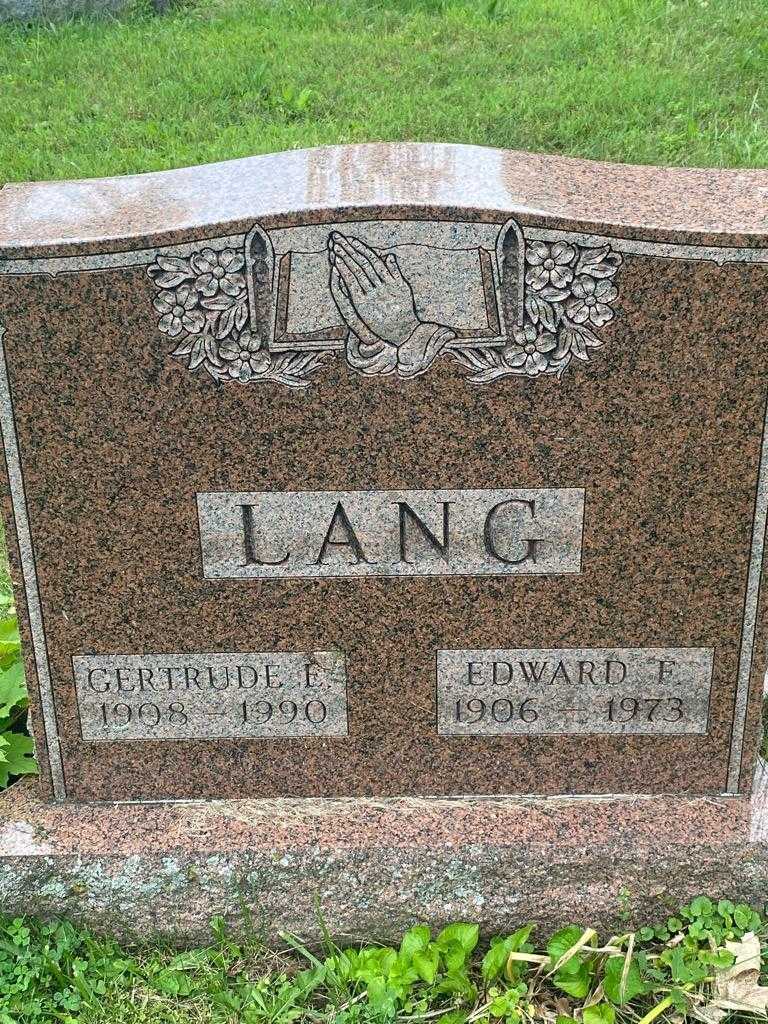 Edward F. Lang's grave. Photo 1