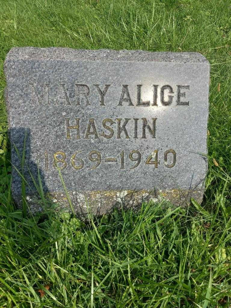 Mary Alice Haskin's grave. Photo 3