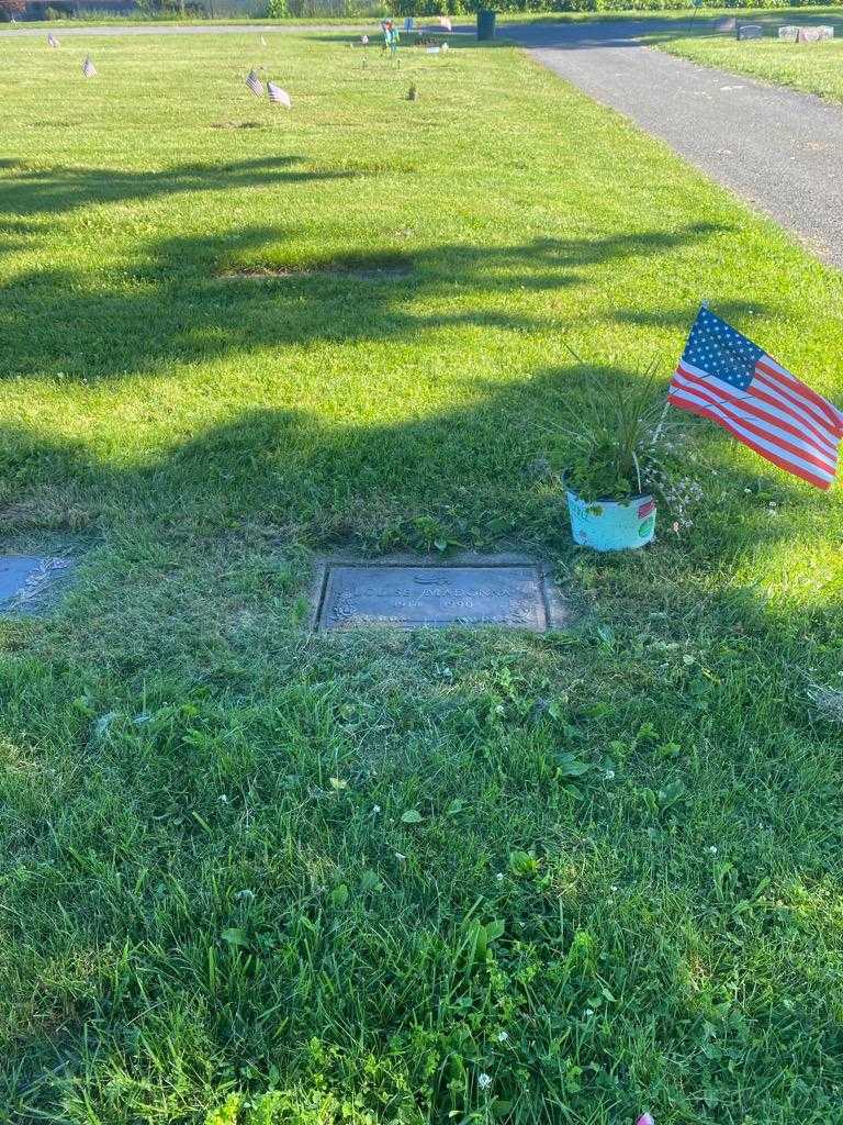 Louise Madonna's grave. Photo 2