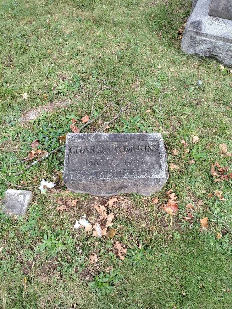 Charles Tompkins's grave. Photo 2