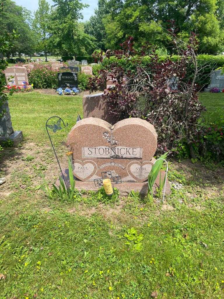 Sybil Stobnicke's grave. Photo 2