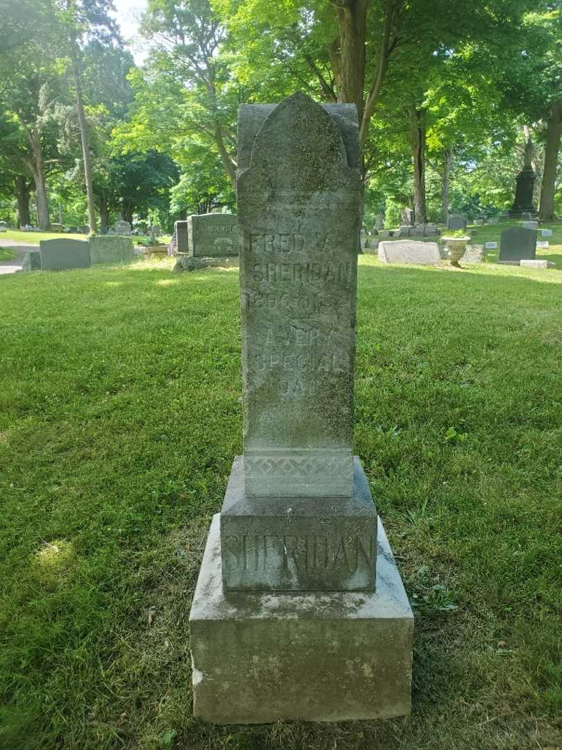 Fred V. Sheridan's grave. Photo 3