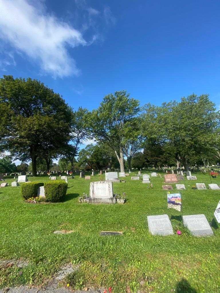 Robert H. Fraser's grave. Photo 1